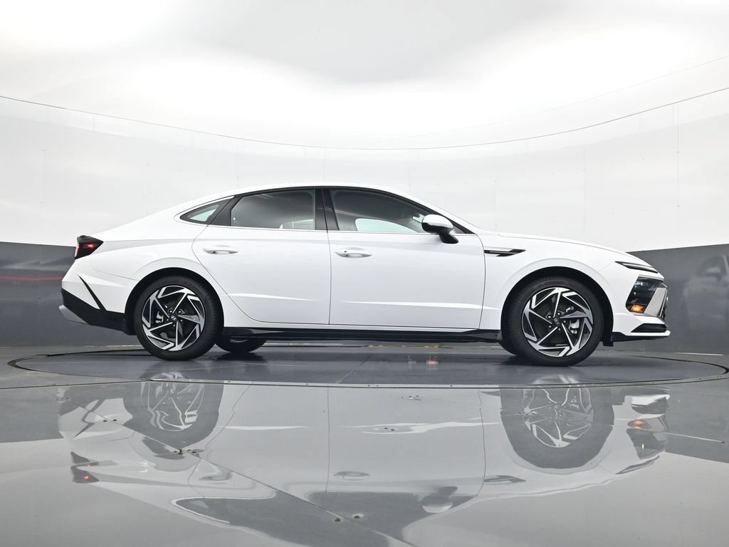 New 2026 Hyundai Sonata SEL FWD image 24