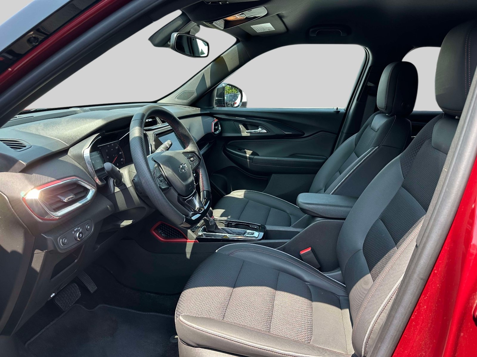 Used 2023 Chevrolet TrailBlazer RS w/ Convenience Package FWD image 16