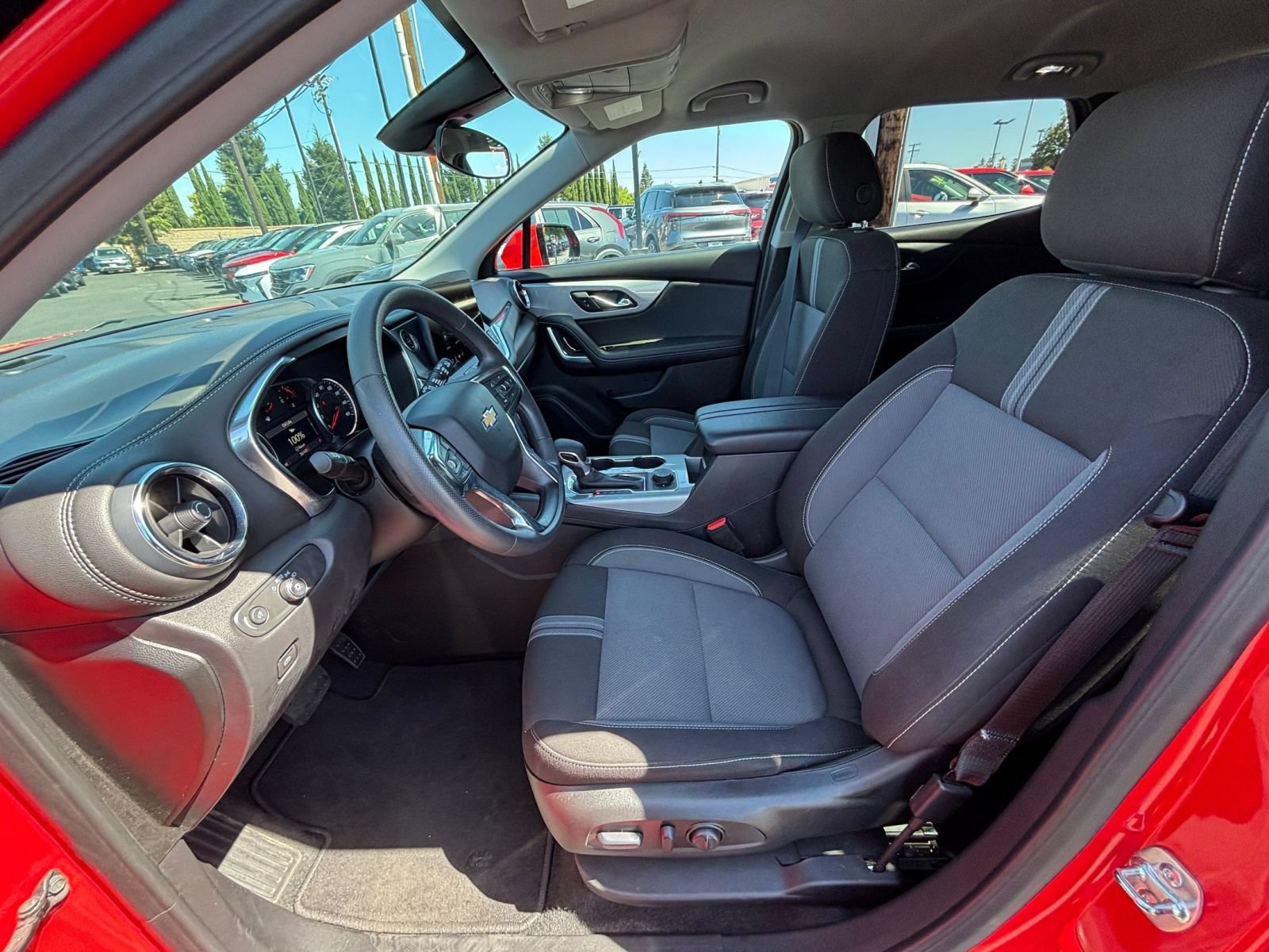 Used 2025 Chevrolet Blazer LT FWD image 29