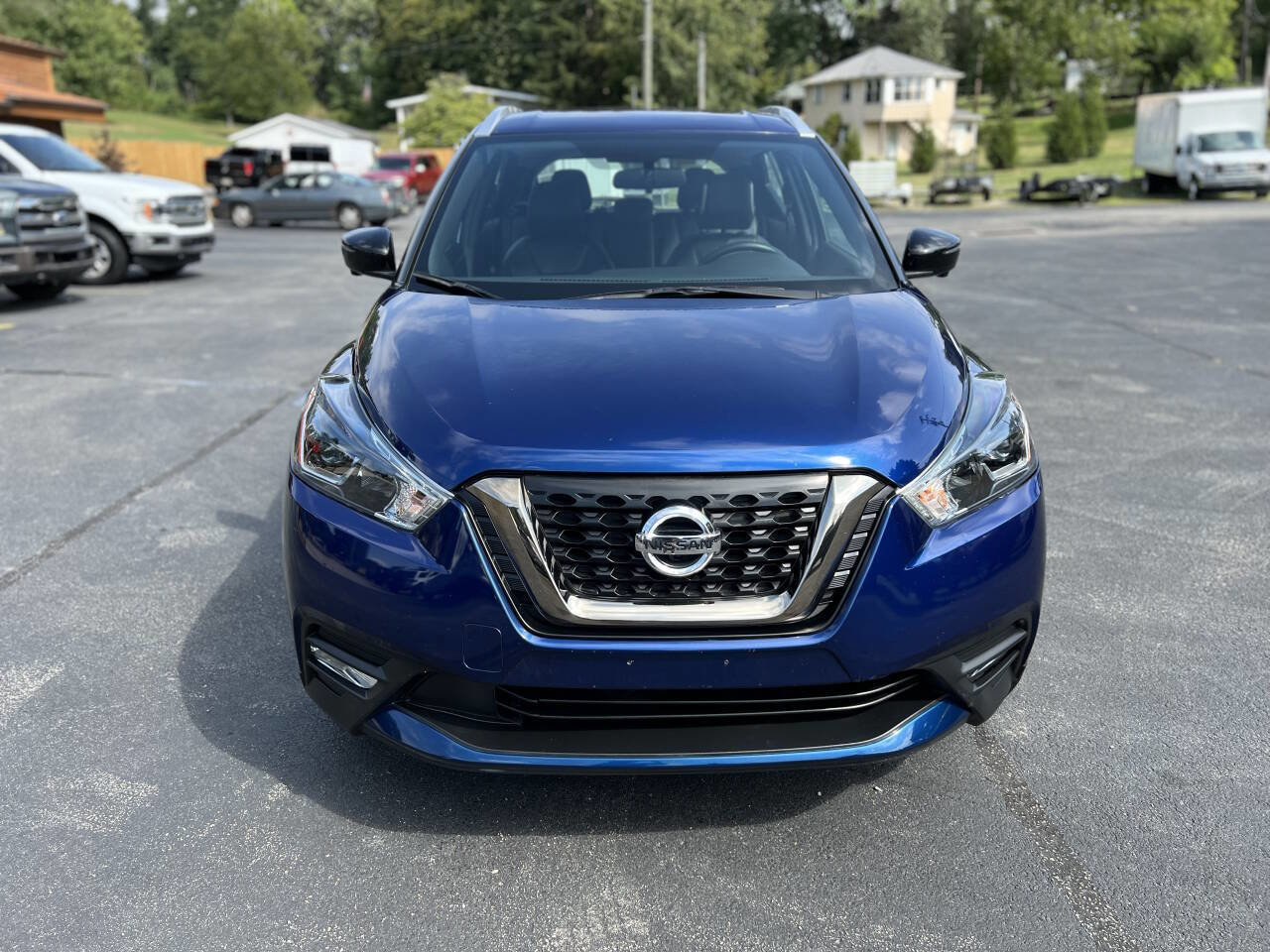 Used 2019 Nissan Kicks SR w/ SR Premium Package image 2