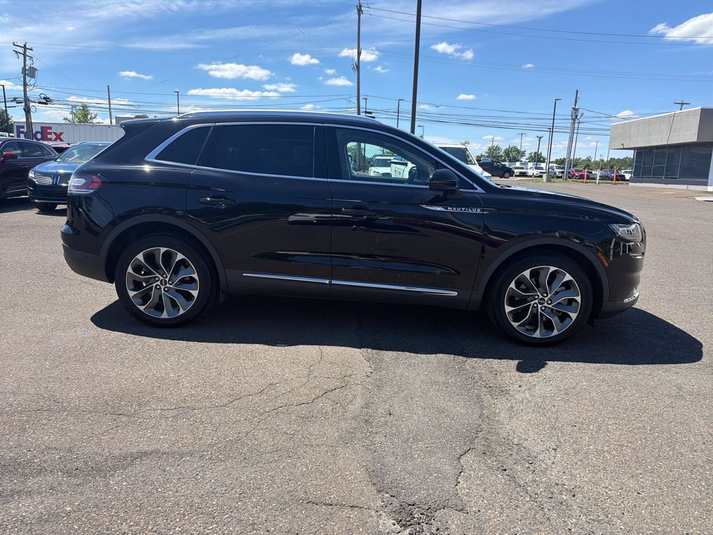 Certified 2022 Lincoln Nautilus Reserve AWD/4WD image 6