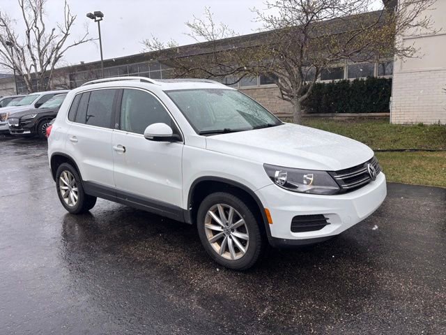Used 2017 Volkswagen Tiguan Wolfsburg Edition AWD/4WD image 4