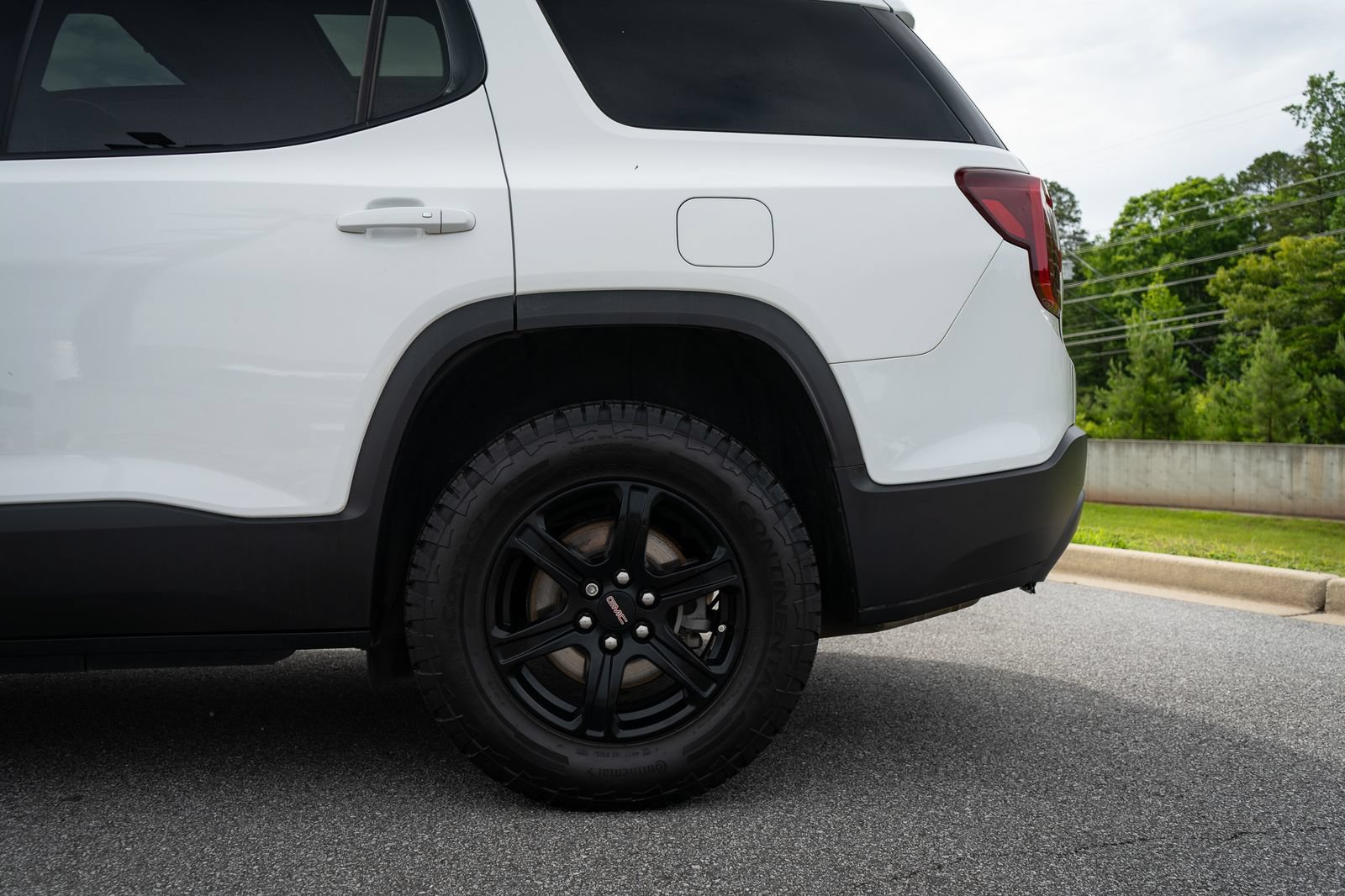 Used 2022 GMC Acadia AT4 w/ Preferred Package AWD/4WD image 6