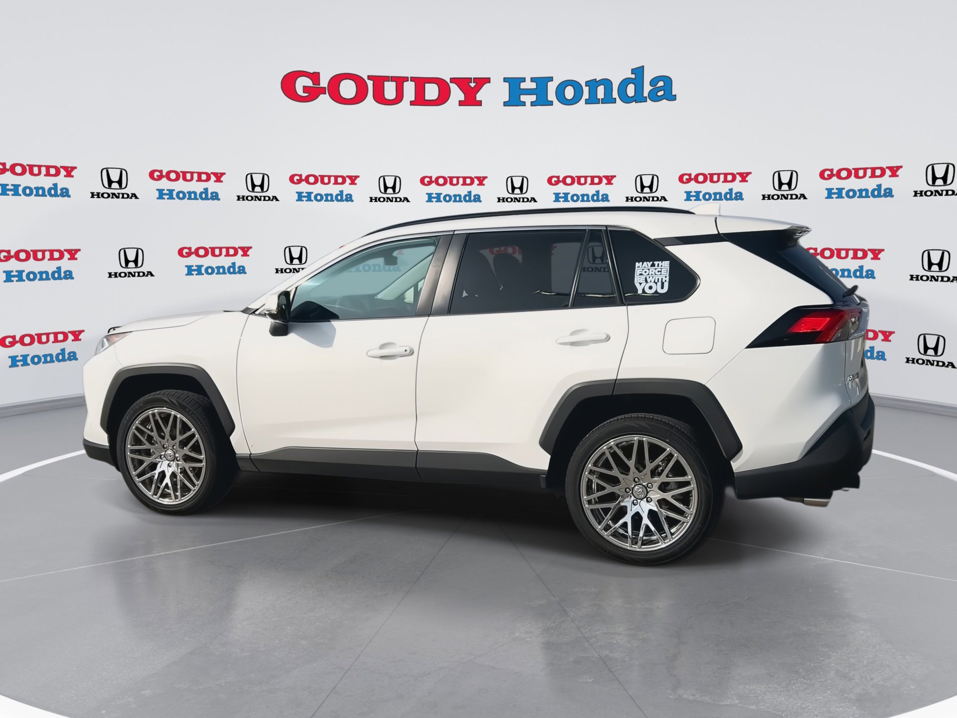 Used 2020 Toyota RAV4 XLE image 6