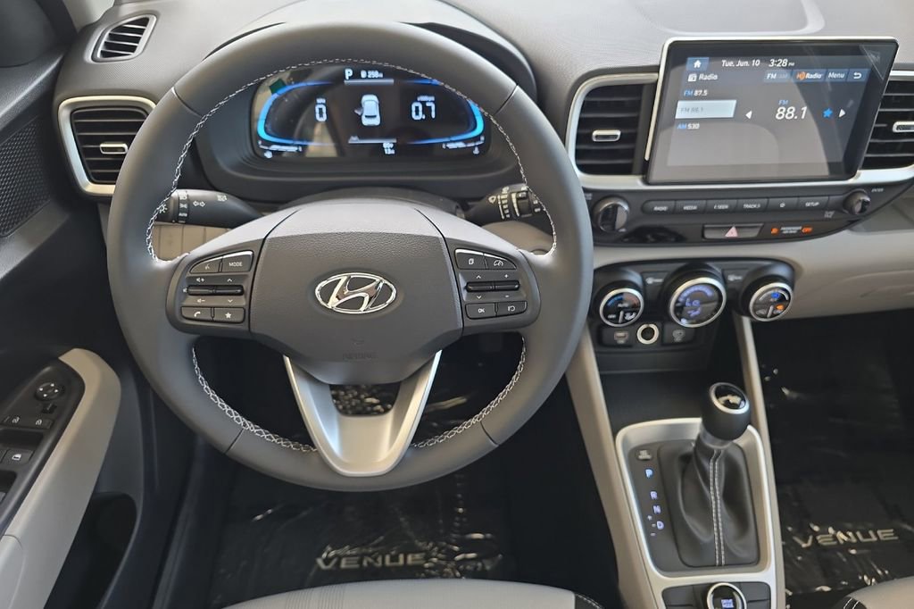 New 2025 Hyundai Venue SEL image 12