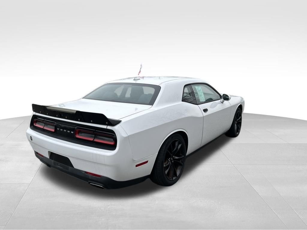 Used 2018 Dodge Challenger SXT w/ Blacktop Package RWD image 5