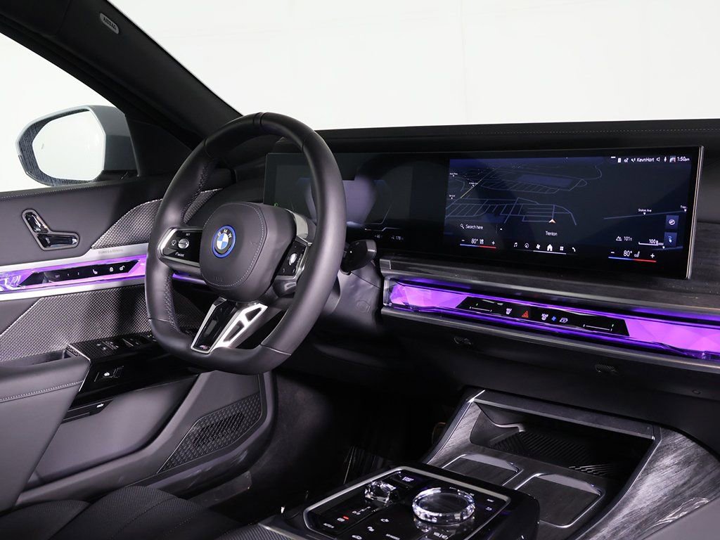 Used 2025 BMW i7 xDrive60 w/ Premium Package AWD/4WD image 29