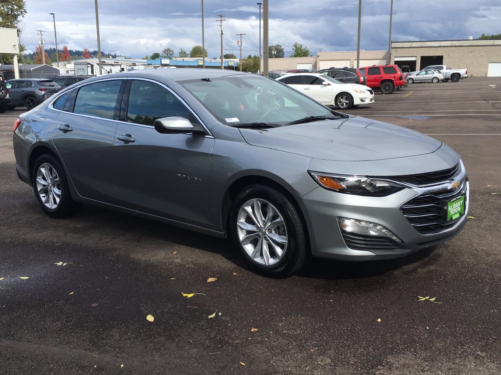 Used 2025 Chevrolet Malibu LT FWD image 9