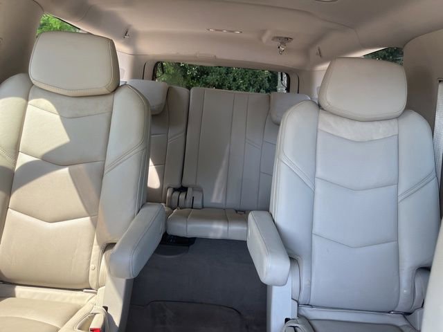 Used 2016 Cadillac Escalade ESV Luxury AWD/4WD image 24
