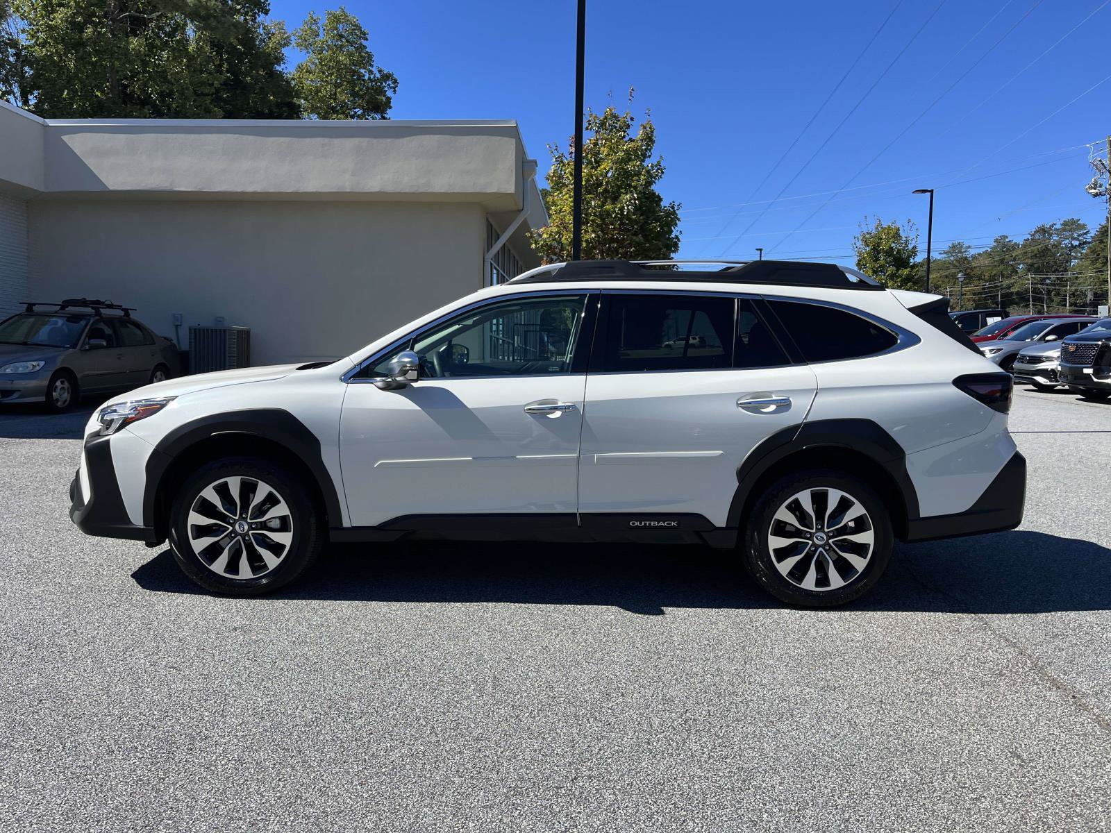 Used 2025 Subaru Outback Touring XT w/ Tech Package 3 AWD/4WD image 2