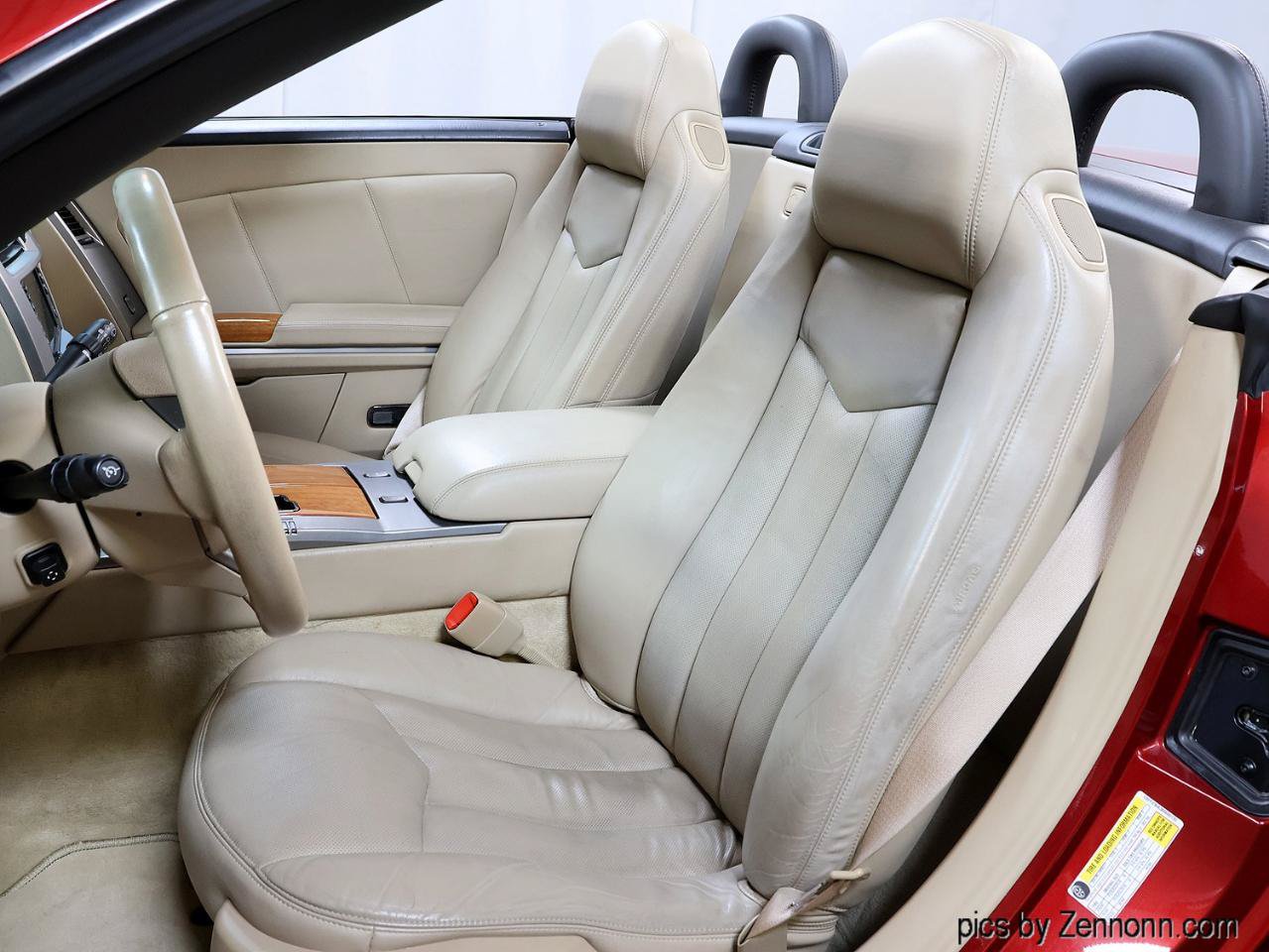 Used 2008 Cadillac XLR RWD image 15
