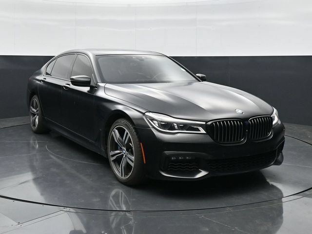 Used 2018 BMW 750i w/ Executive Package RWD image 4