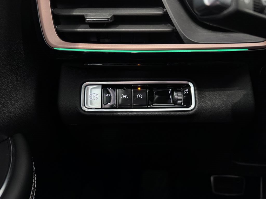 Certified 2025 Buick Envision Sport Touring image 22