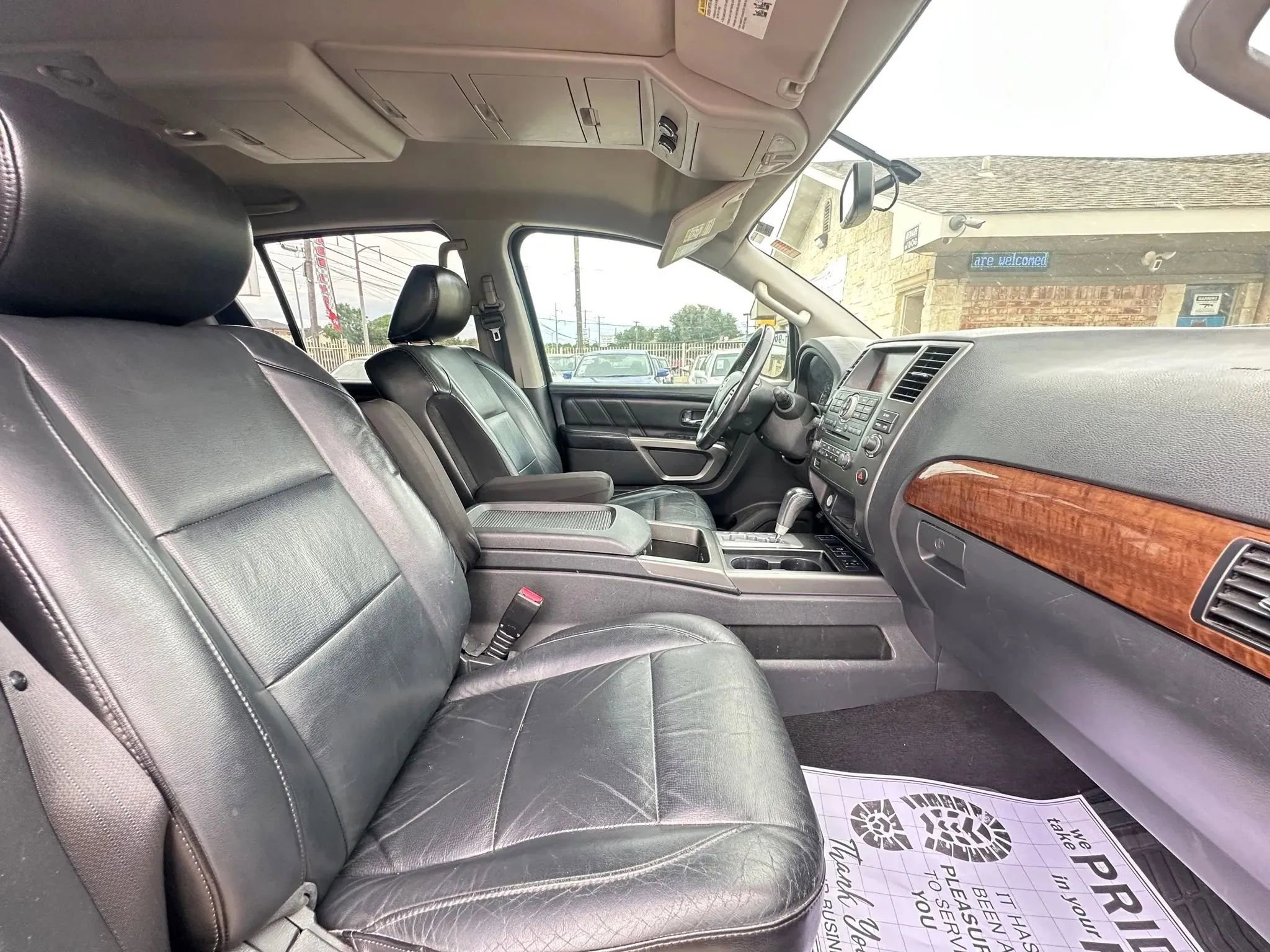 Used 2015 Nissan Armada SL image 32