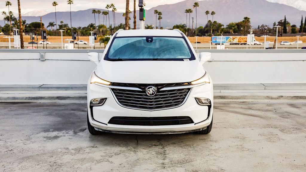 Used 2024 Buick Enclave Premium image 3