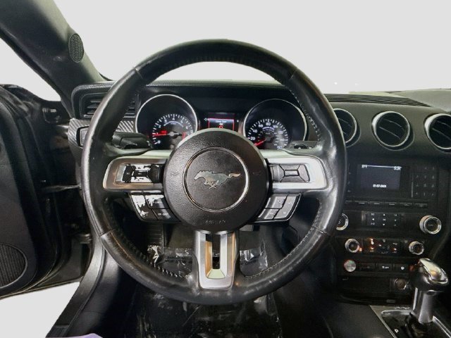 Used 2018 Ford Mustang Coupe RWD image 12
