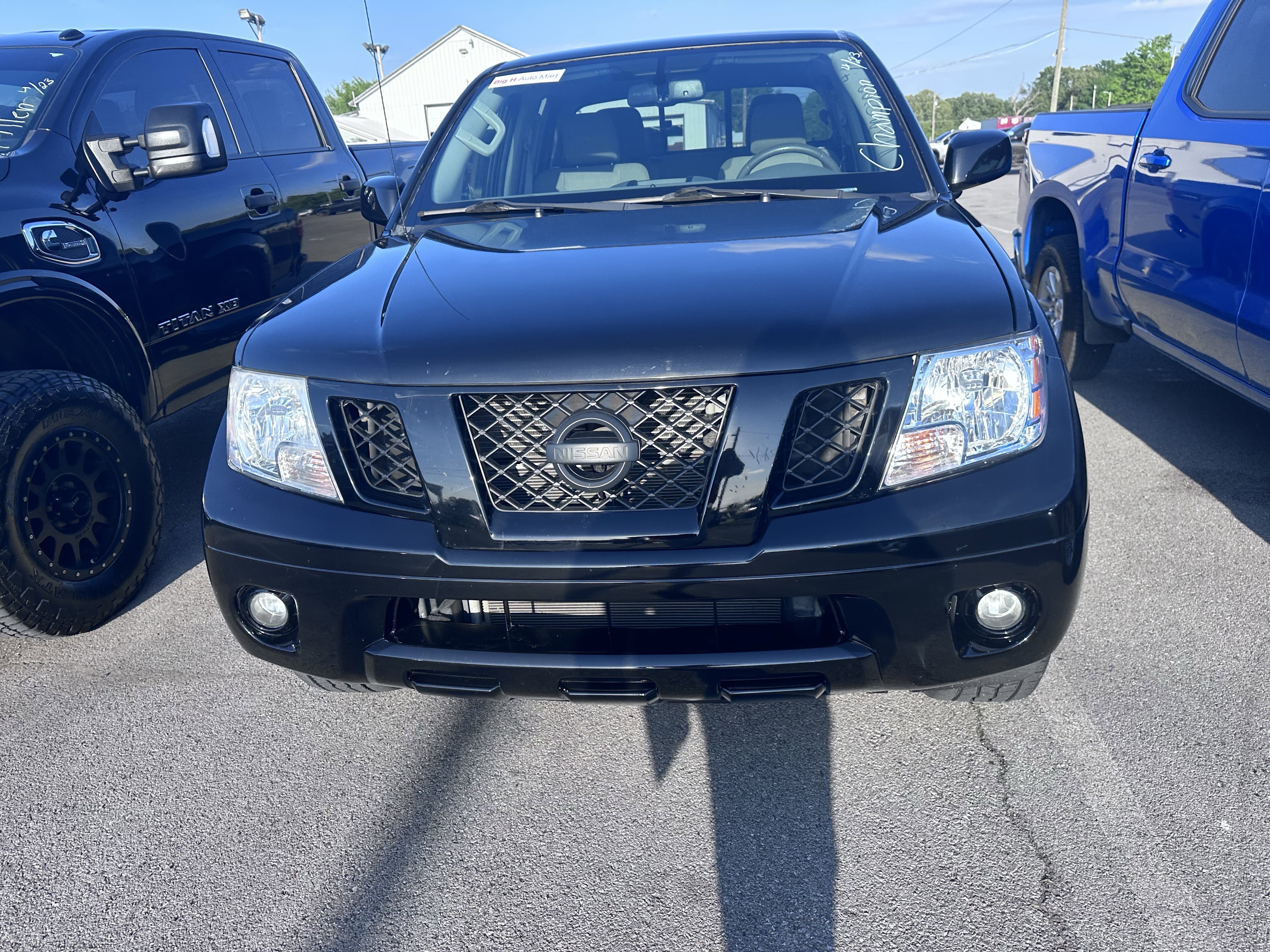 Used 2020 Nissan Frontier SV w/ Midnight Edition Floor Mats RWD image 4