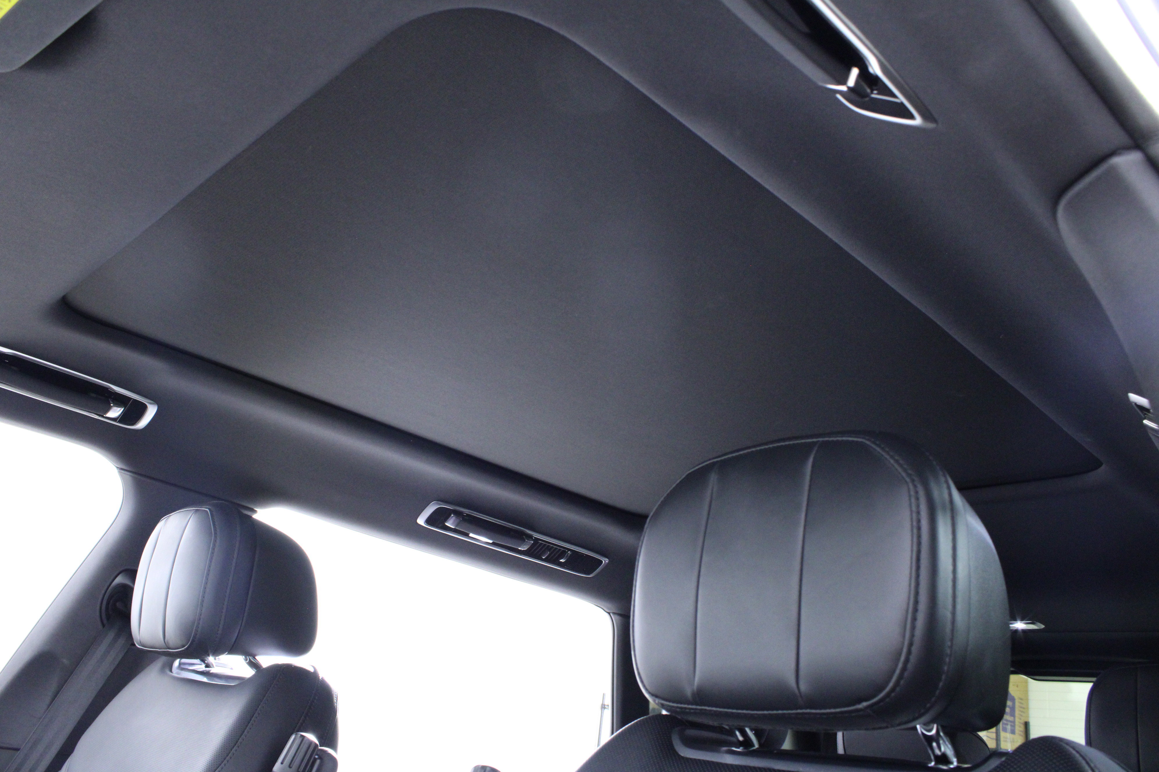 Used 2023 Land Rover Range Rover Long Wheelbase SE image 33