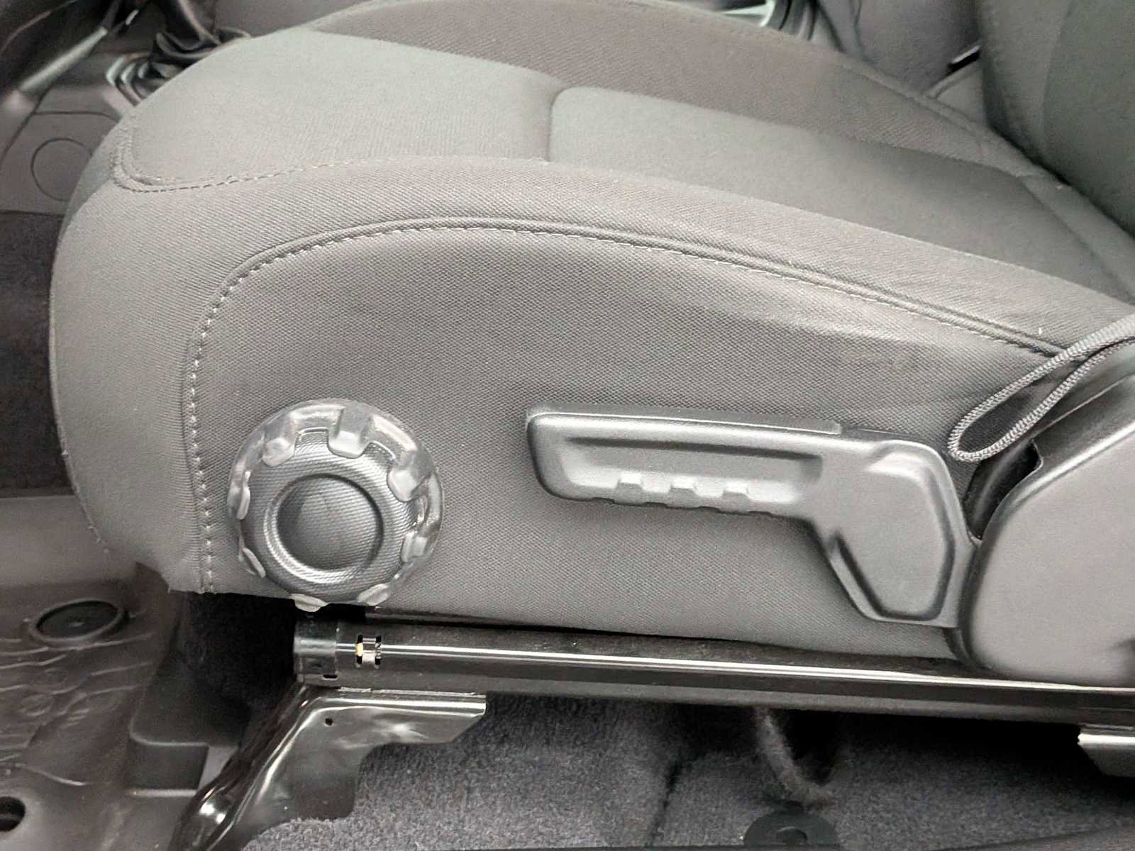 Used 2023 Jeep Wrangler Unlimited w/ Cold Weather Group image 18