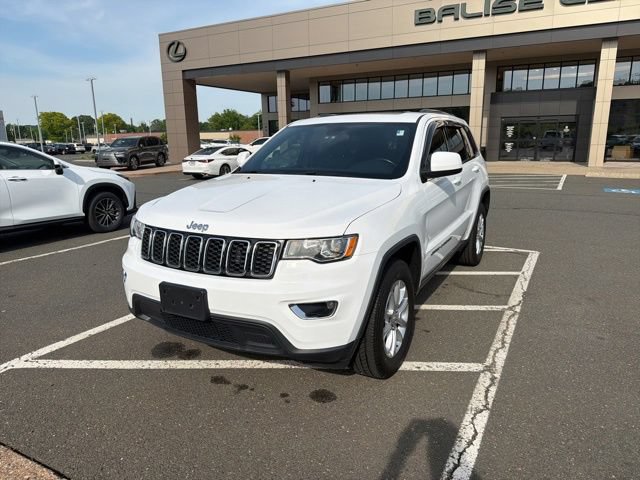 Used 2021 Jeep Grand Cherokee Laredo AWD/4WD image 3