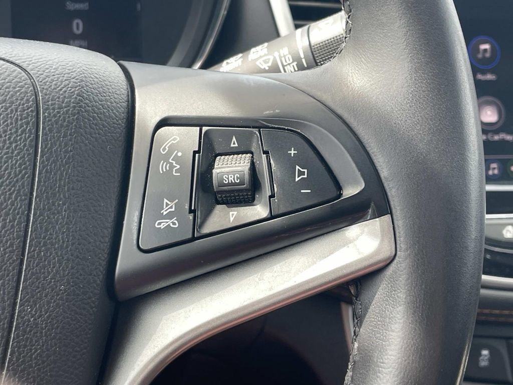 Used 2021 Chevrolet Trax LT w/ LT Convenience Package image 26