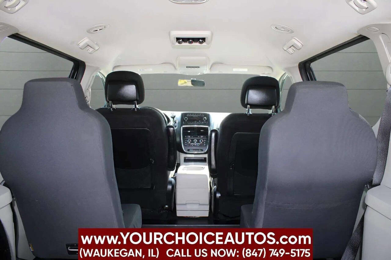 Used 2015 Dodge Grand Caravan SXT w/ Rear Park Assist Package image 28