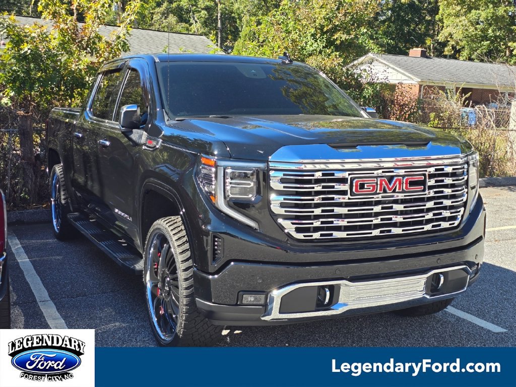 Used 2024 GMC Sierra 1500 Denali w/ Technology Package AWD/4WD image 2