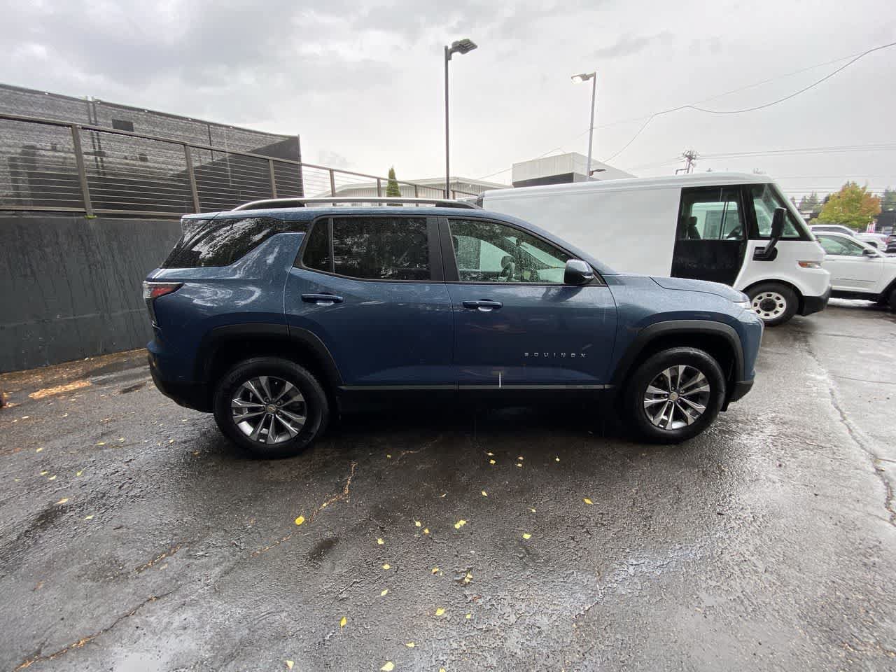 Used 2025 Chevrolet Equinox LT w/ Convenience Package II AWD/4WD image 7