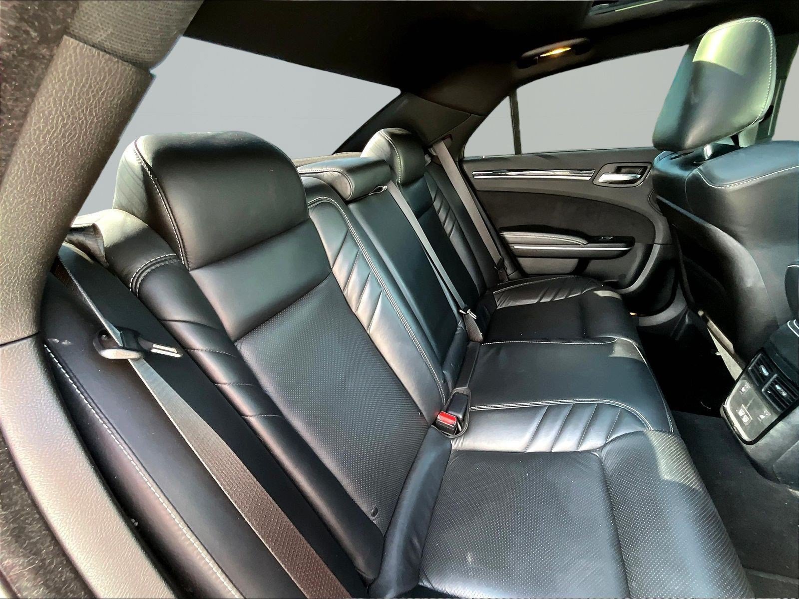 Used 2023 Chrysler 300 C RWD image 25