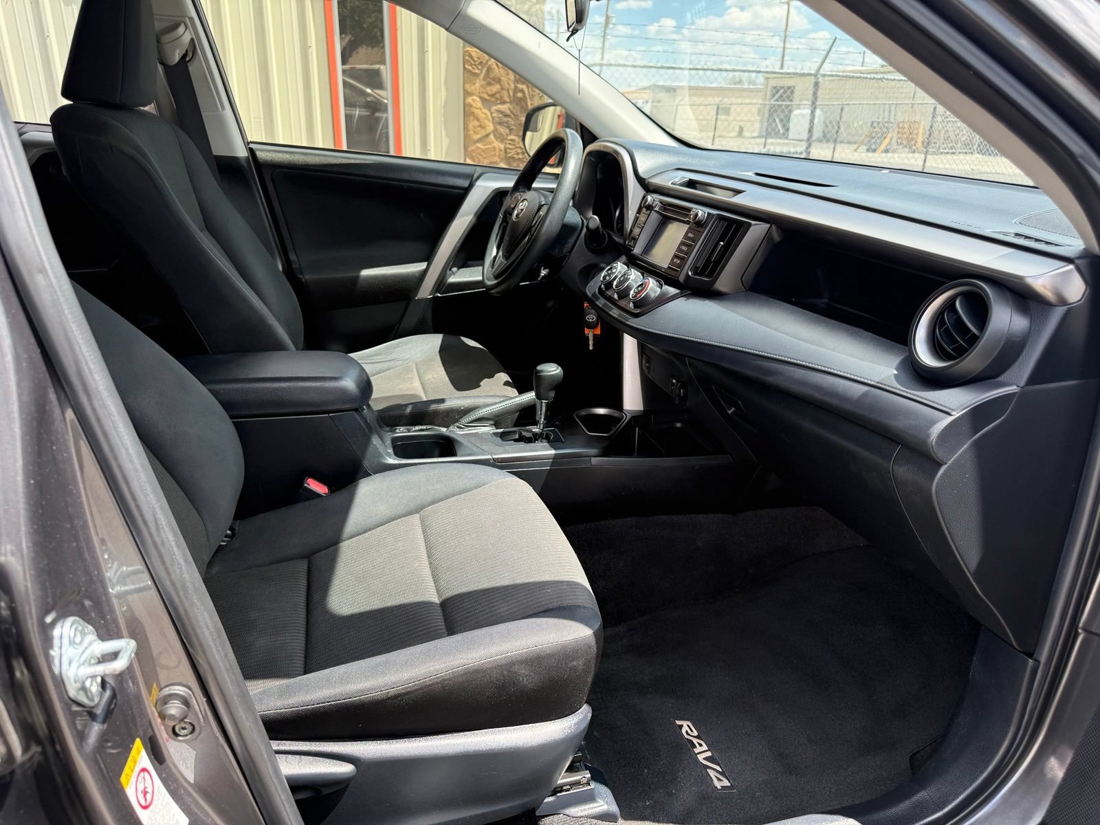 Used 2016 Toyota RAV4 LE FWD image 12