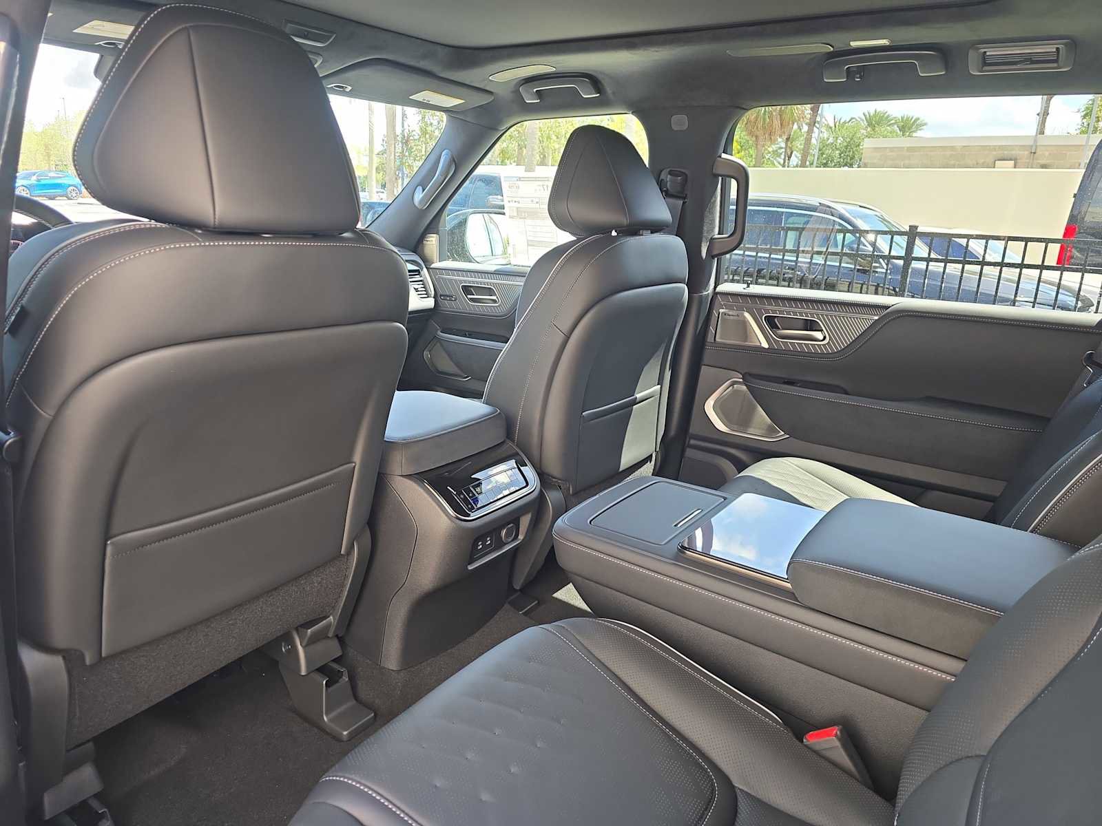 New 2026 INFINITI QX80 Autograph w/ Premium Cargo Package image 13