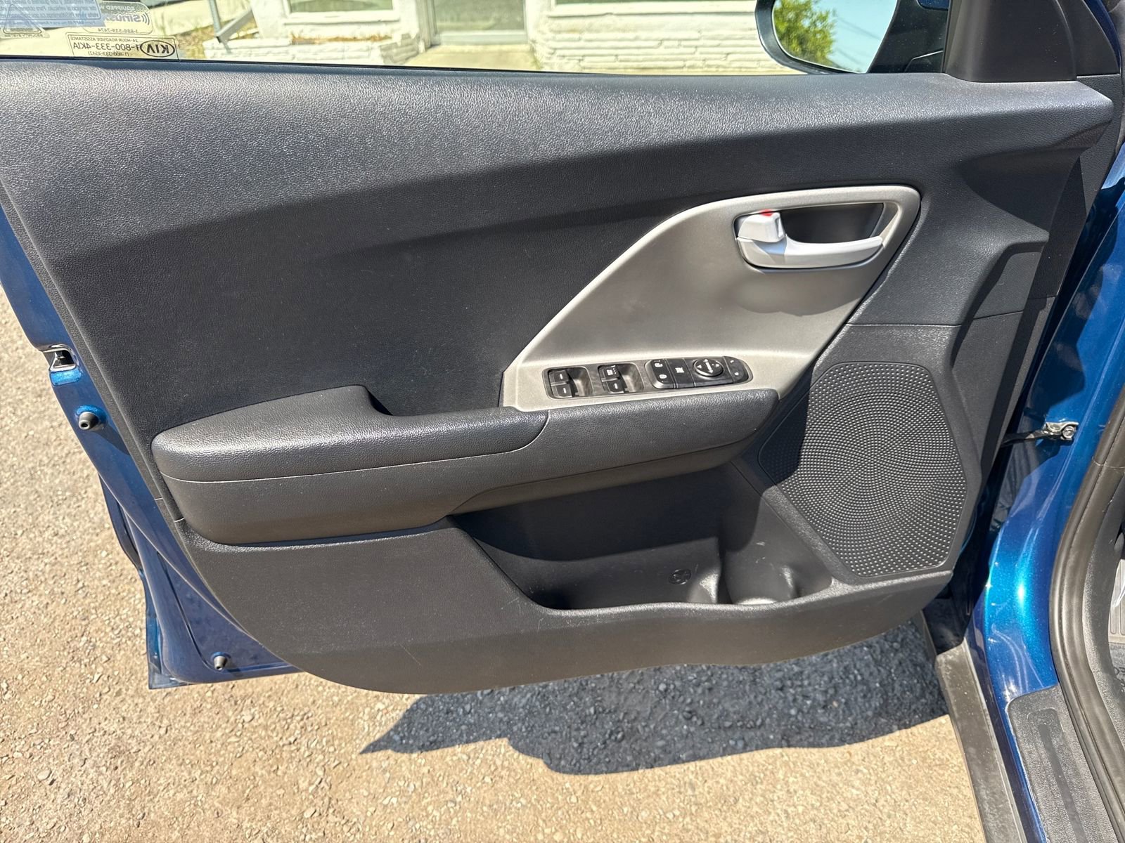 Used 2019 Kia Niro LX FWD image 10