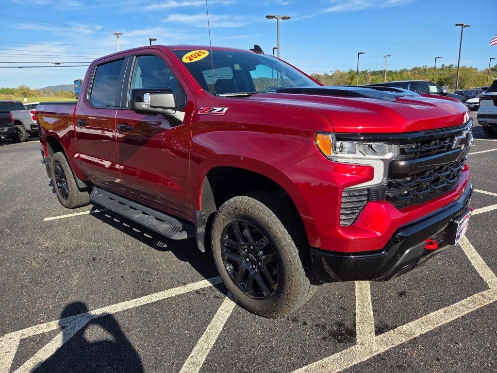 Used 2025 Chevrolet Silverado 1500 LT Trail Boss w/ Convenience Package II image 2