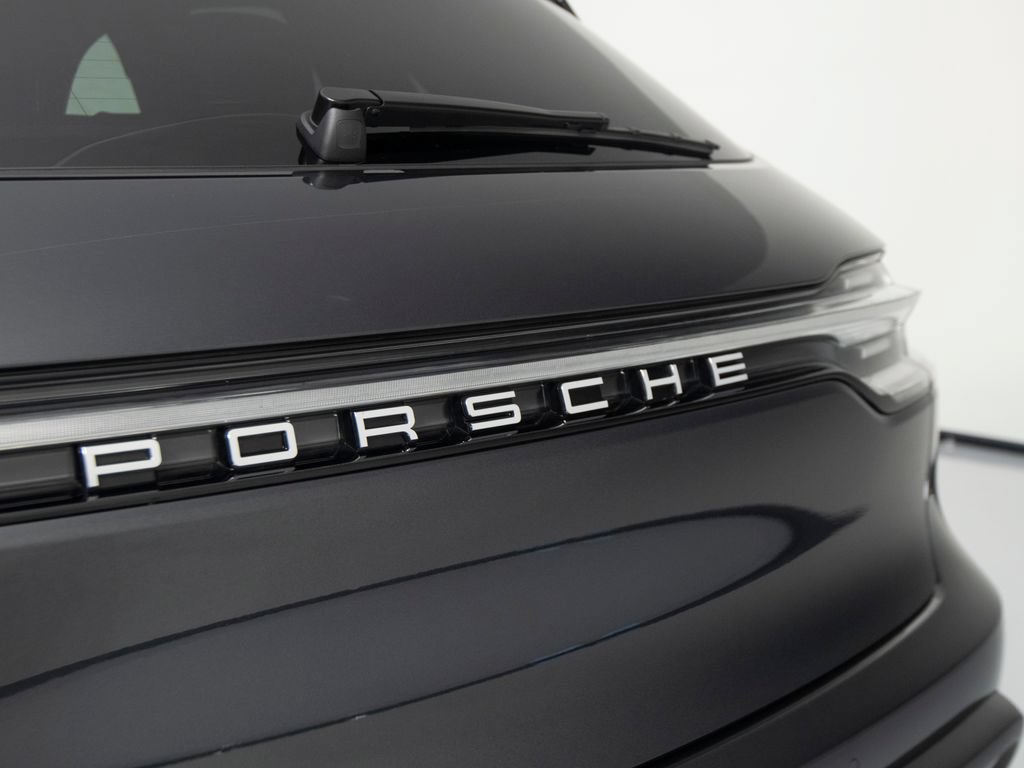 Certified 2026 Porsche Macan AWD/4WD image 43