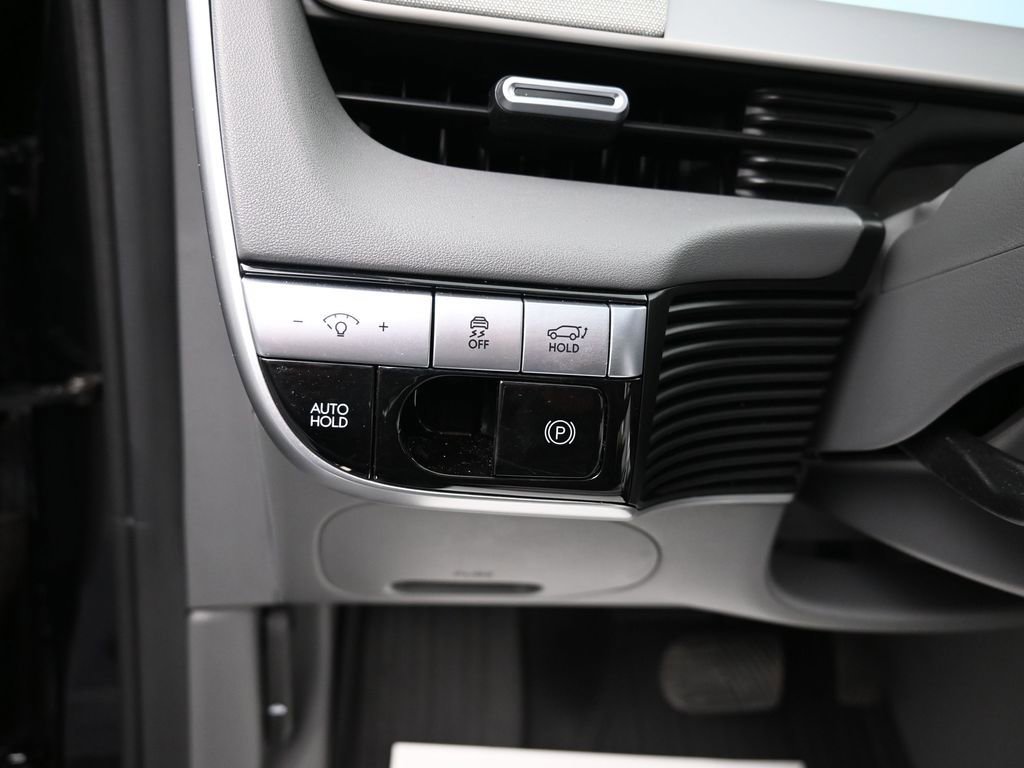 Used 2023 Hyundai Ioniq 5 Limited image 15