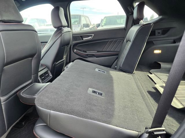 Used 2024 Ford Edge ST-Line w/ Class II Trailer Tow Package image 34