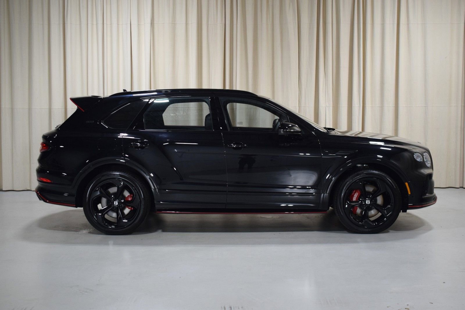 New 2025 Bentley Bentayga AWD/4WD image 5