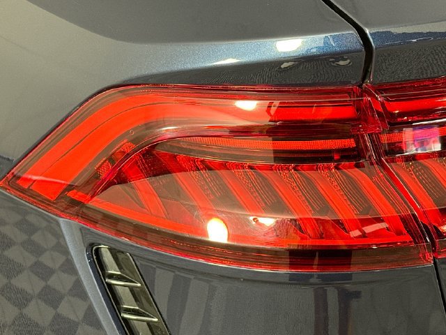 Used 2024 Audi RS Q8 w/ Executive Package AWD/4WD image 33