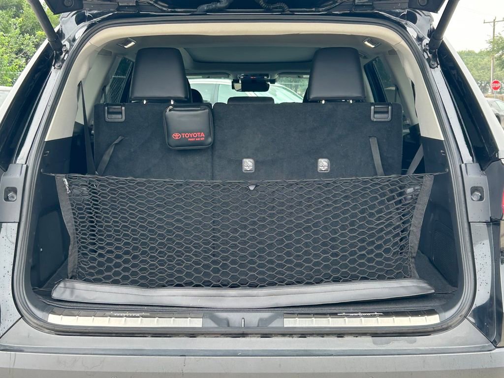 Used 2024 Toyota Grand Highlander AWD Hybrid image 15