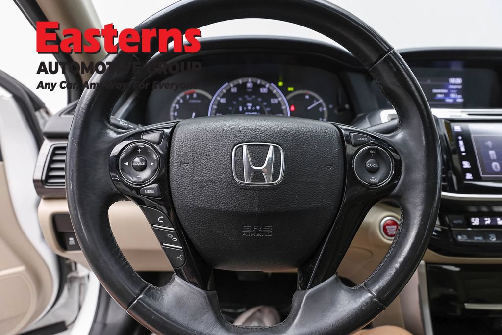 Used 2017 Honda Accord EX-L image 10