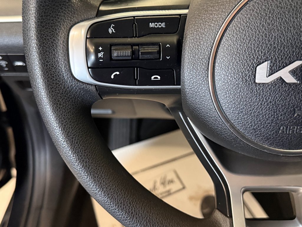 Used 2022 Kia K5 LXS image 10