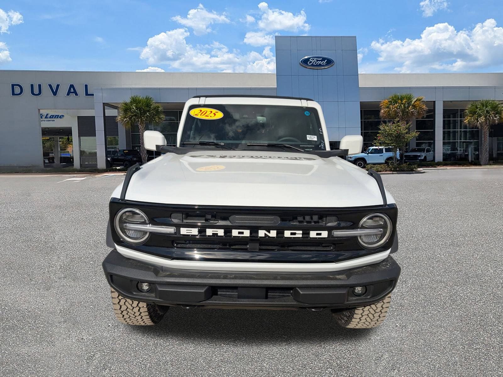 New 2025 Ford Bronco Outer Banks w/ Sasquatch Package AWD/4WD image 9