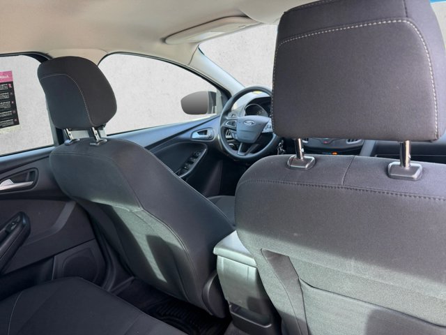Used 2018 Ford Focus SE FWD image 20