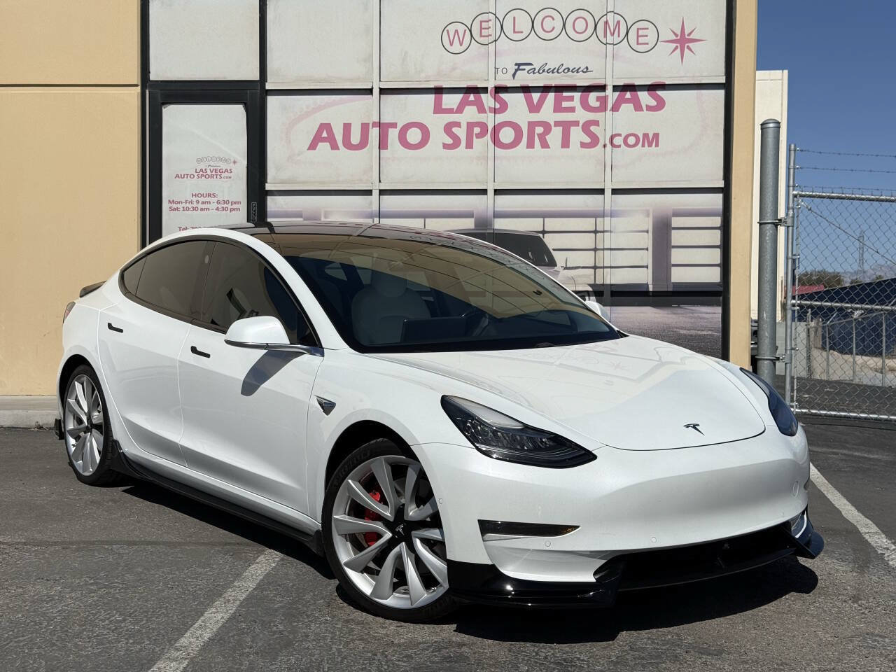 Used 2018 Tesla Model 3 Performance AWD/4WD image 2