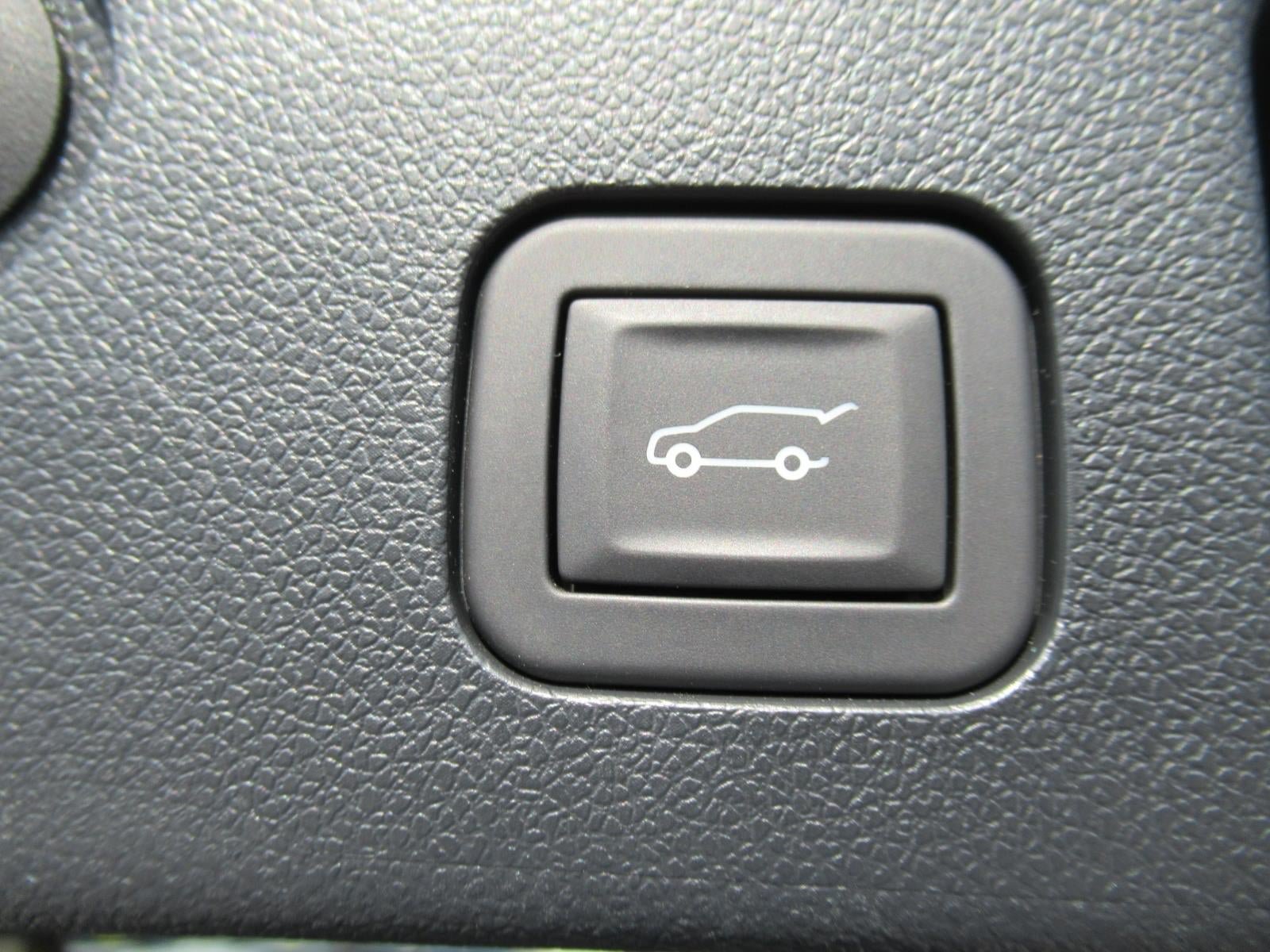 Used 2025 GMC Terrain Elevation w/ Elevation Premium Package AWD/4WD image 32