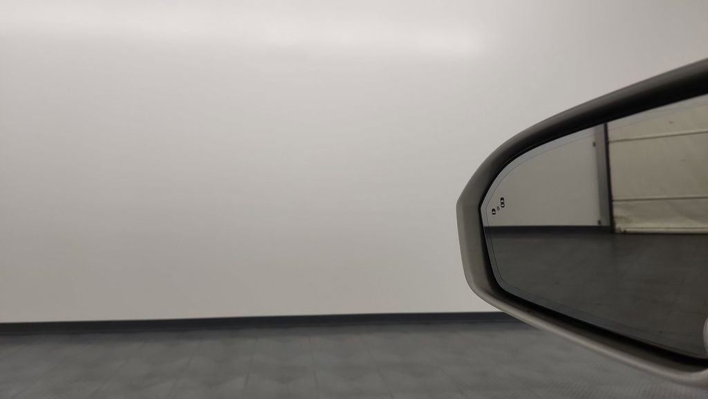 Used 2022 Lincoln Nautilus Reserve image 21