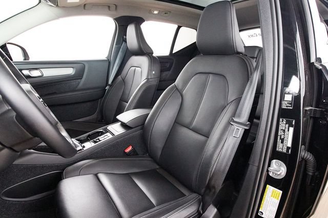 Certified 2026 Volvo XC40 B5 Plus w/ Protection Package Premier AWD/4WD image 16