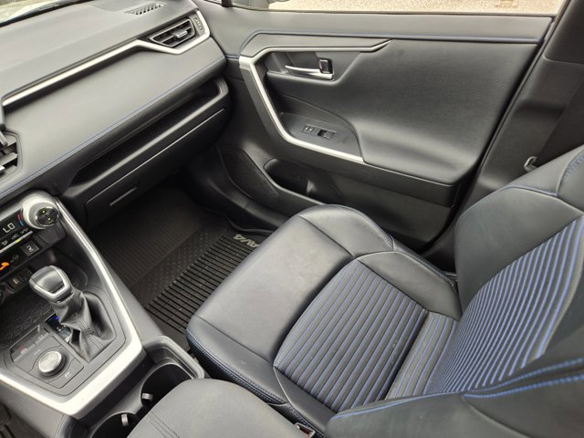 Used 2020 Toyota RAV4 XSE w/ XSE Grade Weather Package AWD/4WD image 19