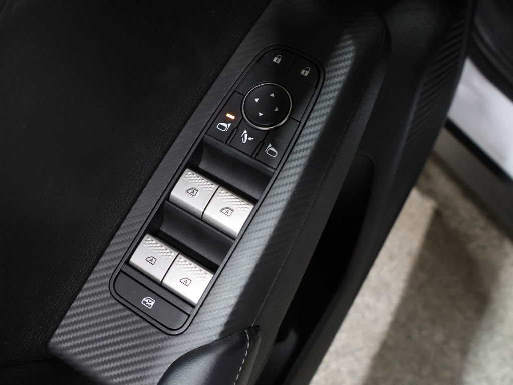 Used 2024 Mitsubishi Outlander SE image 14