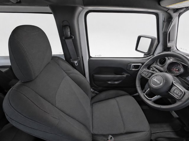 Used 2018 Jeep Wrangler Sport AWD/4WD image 12